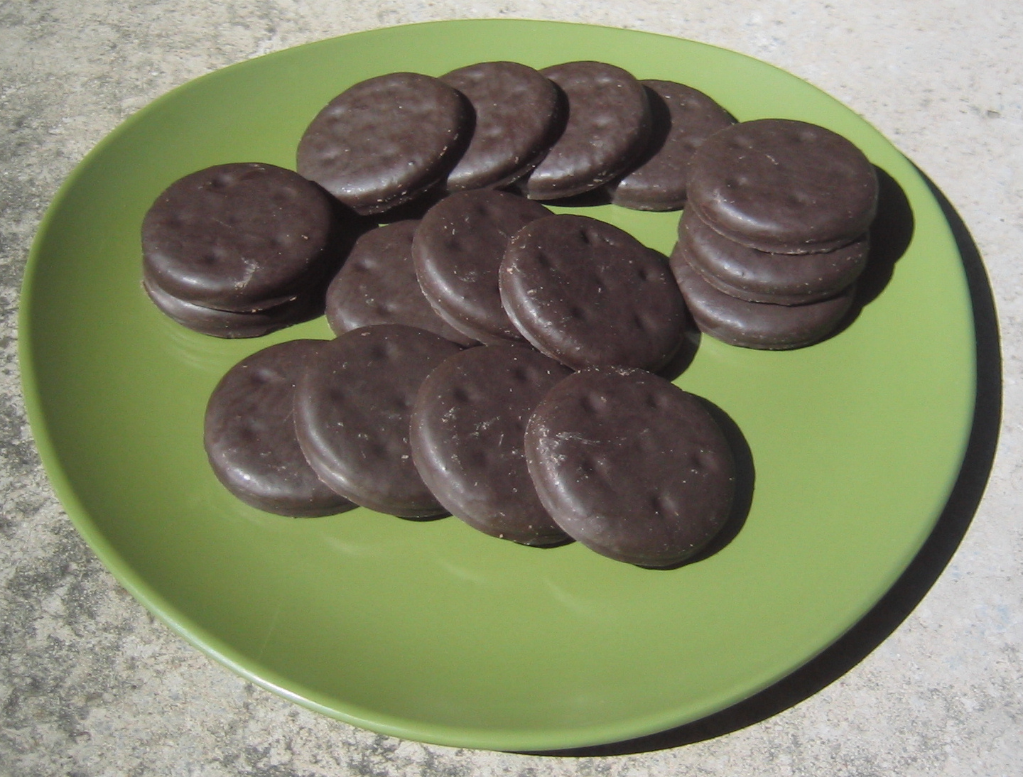 Girl_Scout_Thin_Mint_cookies_(Girl_Scouts_of_the_USA).jpg