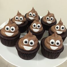 a0ba818454c28a2908bb8796e7e357ef--cupcake-emoji-poo-emoji-cupcakes.jpg