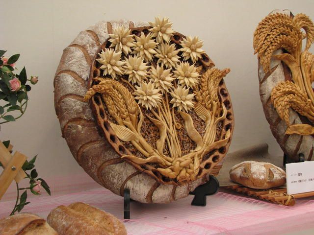4bf1a6255c549efe0447b235e90f71c7--bread-art-pan-bread.jpg